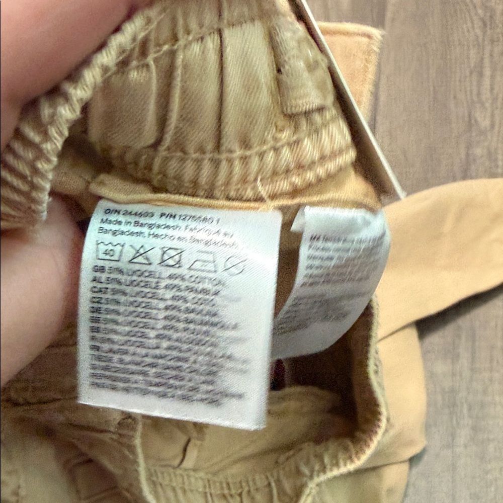 H&M Boy's Loose Fit Tapered Twill Chinos, Size 5T - Picture 5 of 6
